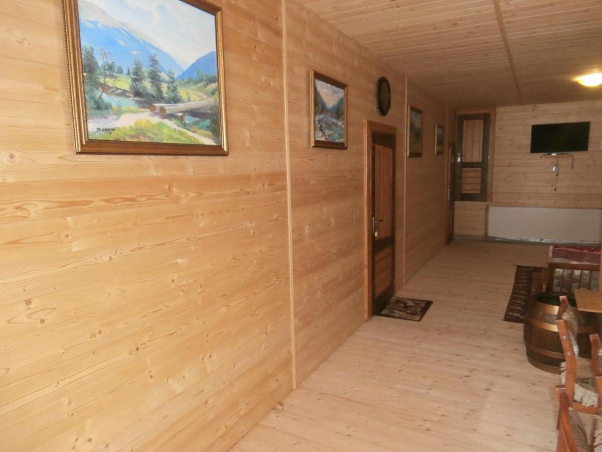 Karpatskiy Domik Izki Bagian luar foto
