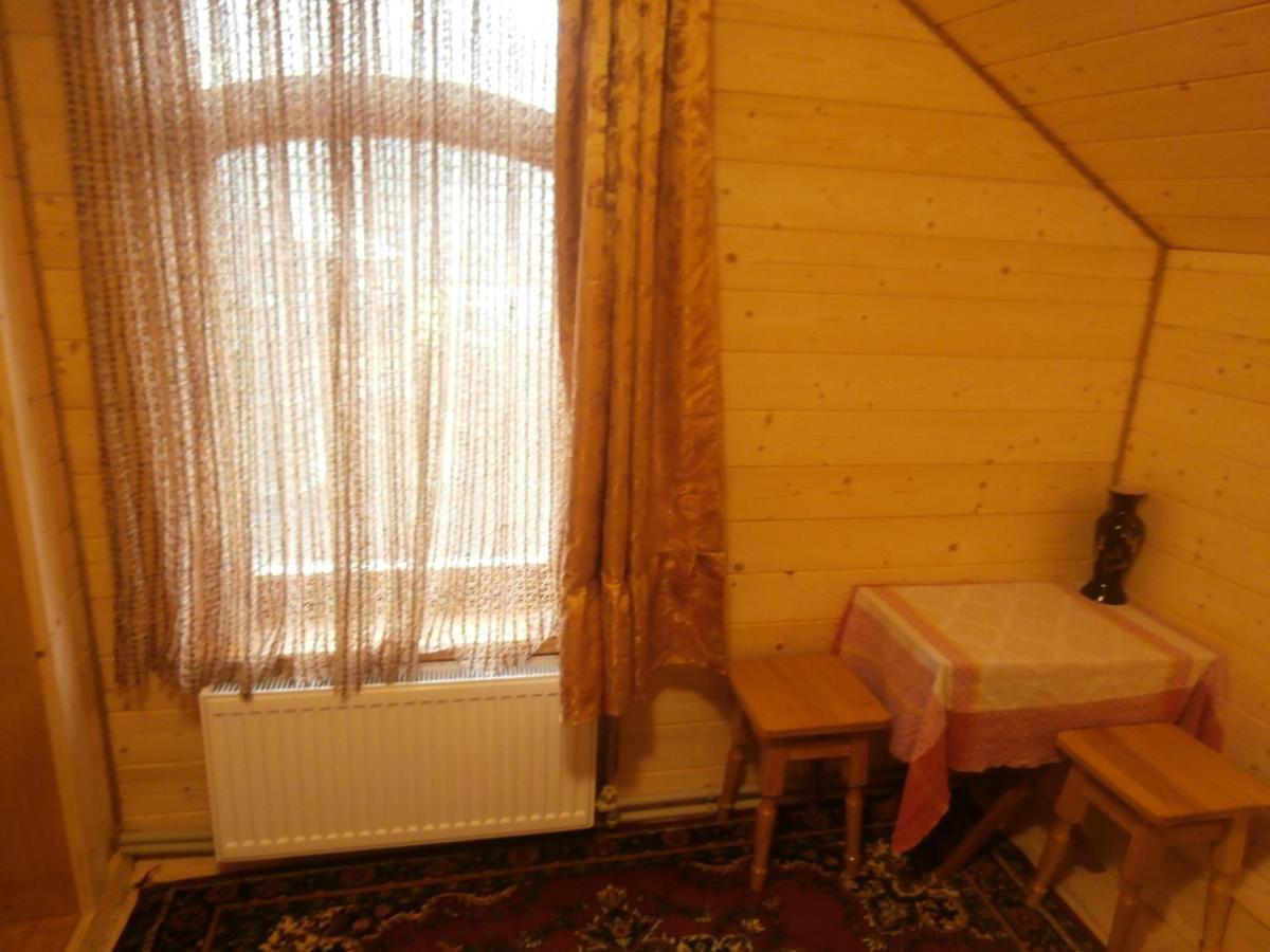 Karpatskiy Domik Izki Bagian luar foto